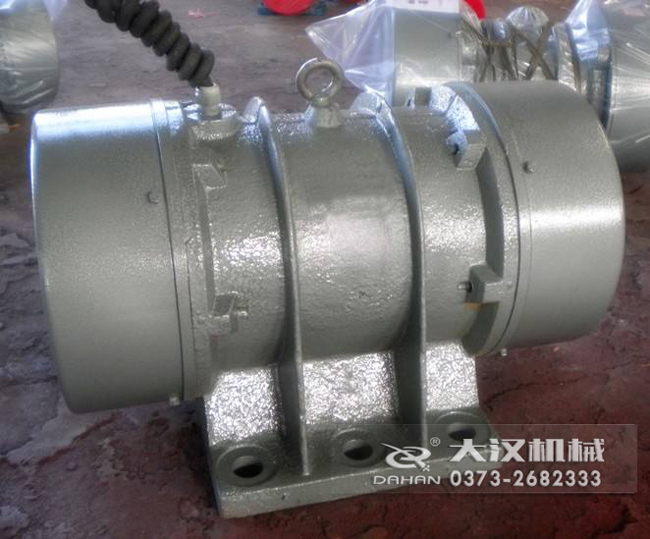 VB振動電機(jī)是靠偏心塊的振動而造成的，振動源所以偏心塊的角度和大小是比較重要的。