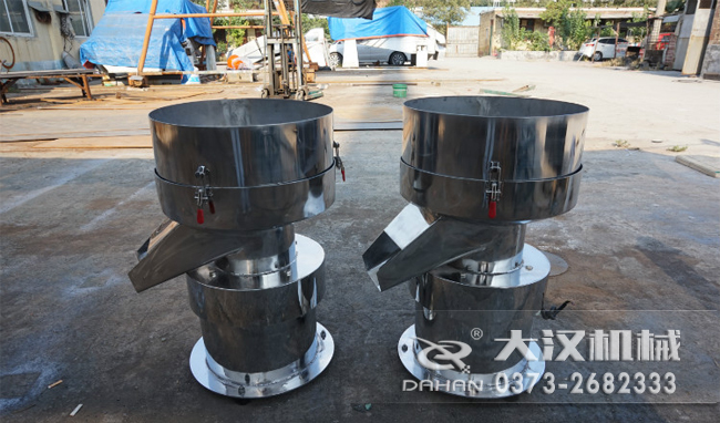 不銹鋼涂料振動(dòng)篩是一種比較受用戶歡迎的產(chǎn)品之一，主要優(yōu)勢耐酸堿，不生銹，使用壽命長。